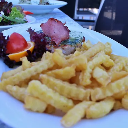 Landgasthof - Cafe Anni بيت ضيافة 3*